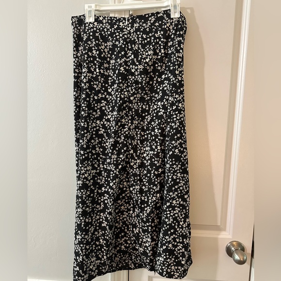 Black Floral Skirt - Picture 3 of 4